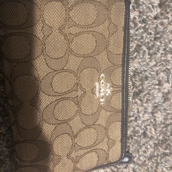 Coach purse/ wallet - Picture 2 of 4